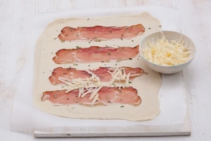 Preparazione Ciambelle al formaggio con speck e rosmarino  - Fase 1