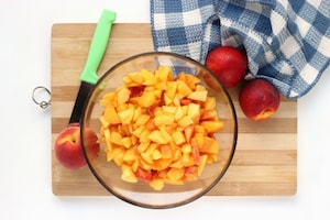 Preparazione Confettura di pesche profumata alla cannella - Fase 1