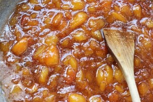 Preparazione Confettura di pesche profumata alla cannella - Fase 3