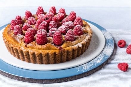 Preparazione Crostata con farina di riso e frangipane ai frutti rossi - Fase 5 Preparazione Crostata con farina di riso e frangipane ai frutti rossi - Fase 5