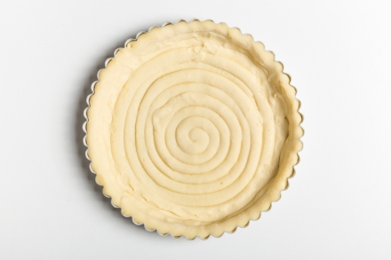 Preparazione Crostata con farina di riso e frangipane ai frutti rossi - Fase 1 Preparazione Crostata con farina di riso e frangipane ai frutti rossi - Fase 1