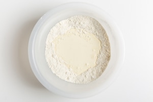 Preparazione Crostata con farina di riso e frangipane ai frutti rossi - Fase 2