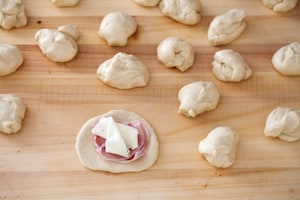 Preparazione Danubio pizza - Fase 2