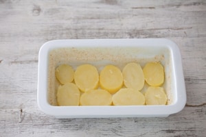 Preparazione Patate, pomodoro e pancetta al forno - Fase 1