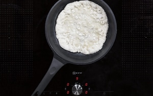 Preparazione Pizza margherita in padella - Fase 4