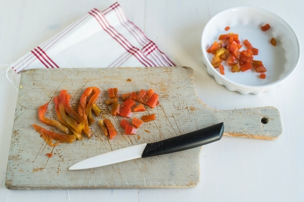 Preparazione Cavatelli con pesto di noci, pecorino e peperone arrostito - Fase 2 Preparazione Cavatelli con pesto di noci, pecorino e peperone arrostito - Fase 2