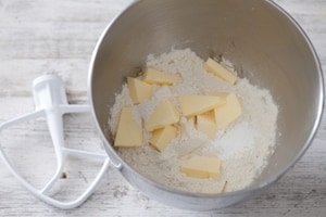 Preparazione Scendiletto alle ciliegie  - Fase 1