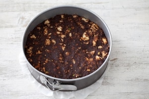 Preparazione Torta al cioccolato senza cottura - Fase 3