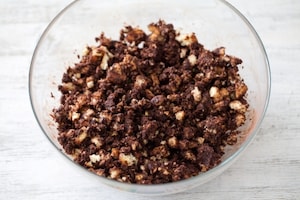 Preparazione Torta al cioccolato senza cottura - Fase 2