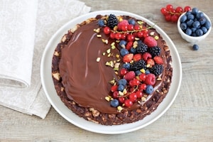 Preparazione Torta al cioccolato senza cottura - Fase 4