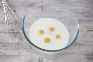 Preparazione Barrette di French toast al forno - Fase 1