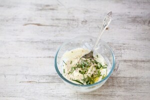 Preparazione Bruschetta con robiola, prosciutto crudo, noci e fichi all’aceto balsamico - Fase 3