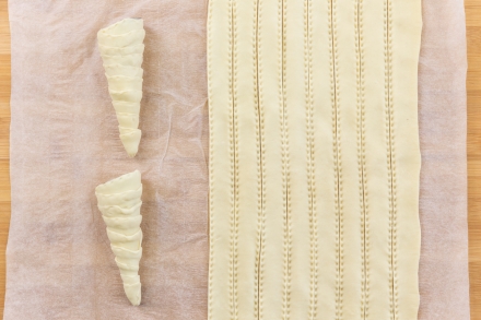 Preparazione Cannoncini alla panna - Fase 1 Preparazione Cannoncini alla panna - Fase 1