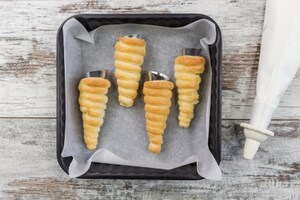 Preparazione Cannoncini alla panna - Fase 3