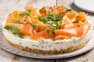 Preparazione Cheesecake al salmone e rucola - Fase 3