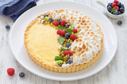 Preparazione Crostata meringata al limone con frutta - Fase 8 Preparazione Crostata meringata al limone con frutta - Fase 8