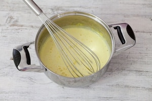 Preparazione Crostata meringata al limone con frutta - Fase 3