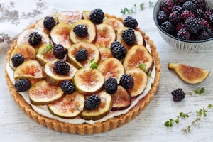 Preparazione Crostata senza cottura con more e fichi - Fase 3