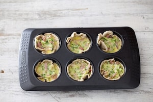Preparazione Mini quiche alle zucchine e speck - Fase 4
