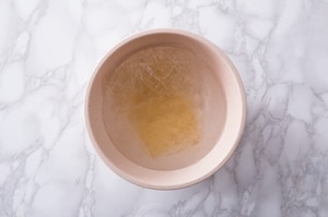 Preparazione Panna cotta ai mirtilli - Fase 1