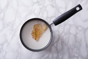 Preparazione Panna cotta ai mirtilli - Fase 1