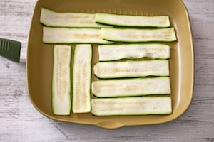 Preparazione Parmigiana bianca di zucchine - Fase 1