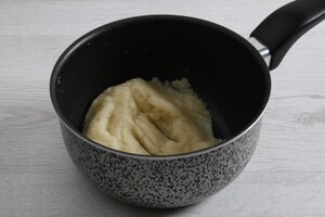 Preparazione Profiterole al limone e cioccolato bianco - Fase 1
