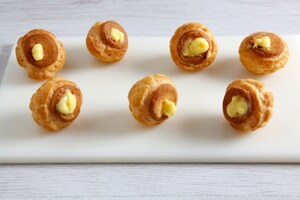 Preparazione Profiterole al limone e cioccolato bianco - Fase 6