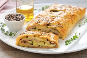 Preparazione Rotolo alle zucchine e prosciutto cotto - Fase 4