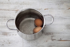 Preparazione Spiedini di avocado, mozzarella e focaccia alle olive - Fase 2