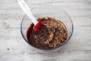 Preparazione Tartufi di amaretti e cioccolato - Fase 2