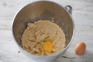 Preparazione Torta alle pesche e lamponi - Fase 1