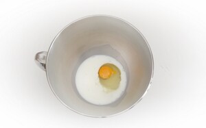 Preparazione Torta con pesche fresche - Fase 1