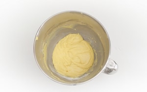 Preparazione Torta con pesche fresche - Fase 1