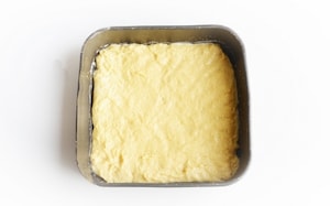 Preparazione Torta con pesche fresche - Fase 2