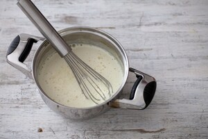 Preparazione Torta fredda ai fichi con salsa di lamponi - Fase 3