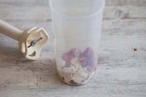 Preparazione Torta fredda ai fichi con salsa di lamponi - Fase 5