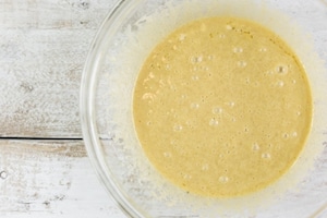 Preparazione Bundt cake al cioccolato e lamponi - Fase 1