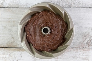 Preparazione Bundt cake al cioccolato e lamponi - Fase 3