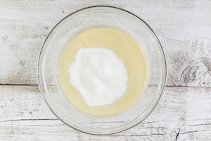 Preparazione Bundt cake al cioccolato e lamponi - Fase 2