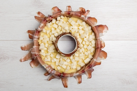 Preparazione Ciambella di speck e patate - Fase 4 Preparazione Ciambella di speck e patate - Fase 4