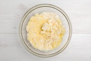 Preparazione Ciambella di speck e patate - Fase 2