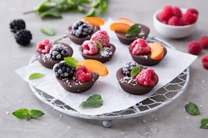 Preparazione Cioccolatini con frutta fresca - Fase 3
