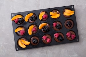 Preparazione Cioccolatini con frutta fresca - Fase 2