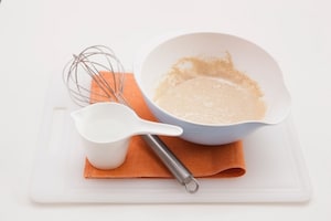 Preparazione Pancake soffice allo yogurt e pera - Fase 1