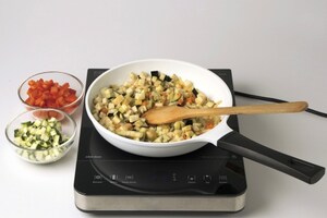 Preparazione Ravioloni con ragù di verdure miste - Fase 1