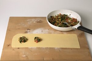Preparazione Ravioloni con ragù di verdure miste - Fase 3