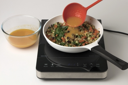 Preparazione Ravioloni con ragù di verdure miste - Fase 2 Preparazione Ravioloni con ragù di verdure miste - Fase 2