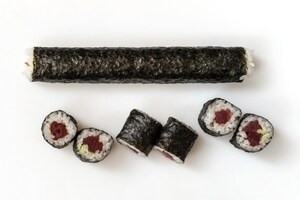 Preparazione Sushi misto di nigiri e hosomaki - Fase 3