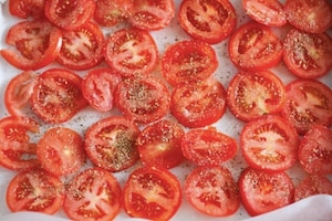 Preparazione Crema fredda di pomodori arrostiti e paprika affumicata - Fase 1